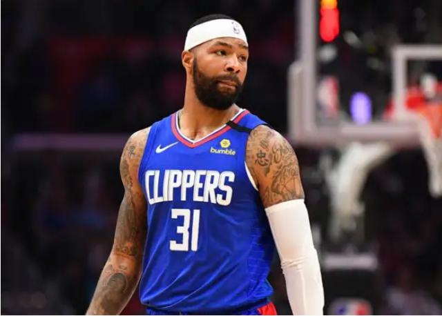 德甲直播-快艇新赛季一大疑问:莫里斯科温顿谁打首发4号位?