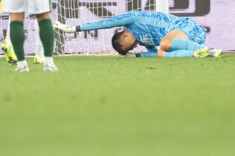 德甲直播-记者：此前受重伤的韩佳奇随国安冬训，目前不具备打比赛的条件